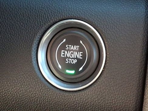 Used 2025 GMC Acadia AT4 image 28