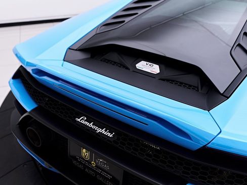 Used 2023 Lamborghini Huracan EVO image 34