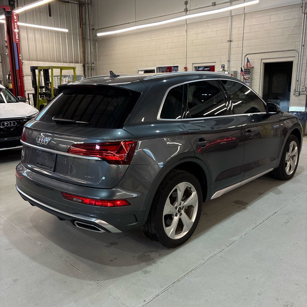 Used 2024 Audi Q5 2.0T Premium Plus w/ Premium Plus Package AWD/4WD image 6