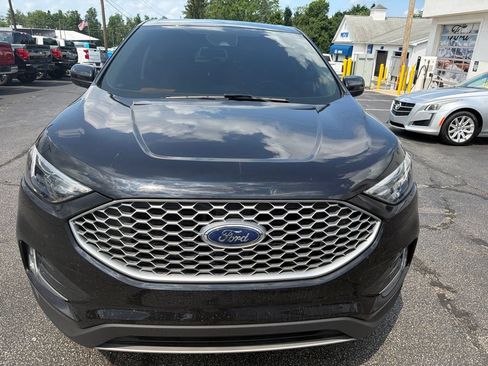 Used 2024 Ford Edge SEL w/ Convenience Package AWD/4WD image 3