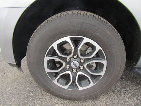 Used 2024 Ford Expedition Max XLT image 28