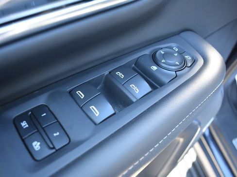 Used 2023 GMC Yukon SLT w/ LPO, Floor Liner Package image 12