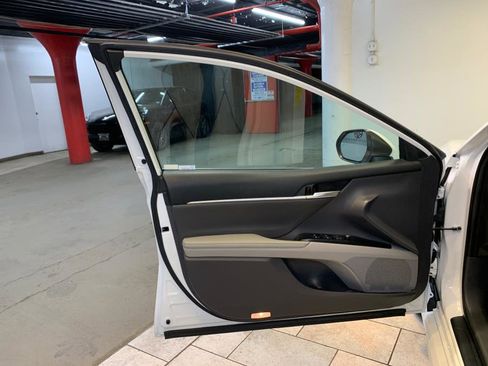 Used 2020 Toyota Camry XSE image 13