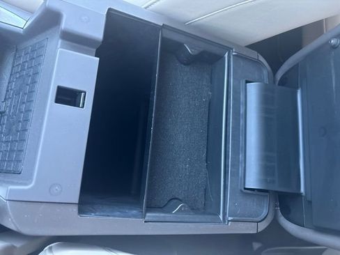 Used 2022 Ford Explorer Platinum w/ Equipment Group 601A image 27