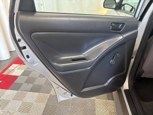 Used 2006 Pontiac Vibe image 10