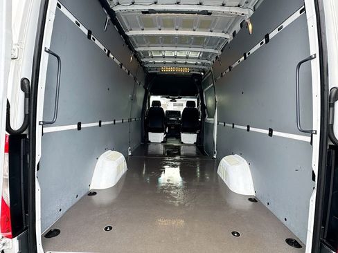 Used 2023 Mercedes-Benz Sprinter 2500 image 9
