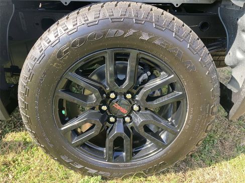 New 2026 GMC Sierra 1500 Elevation image 10