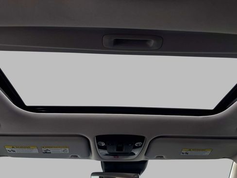 Used 2024 Kia Seltos SX w/ SX Sunroof Package image 13