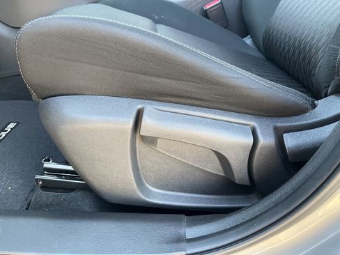 Used 2018 Nissan Rogue S image 53