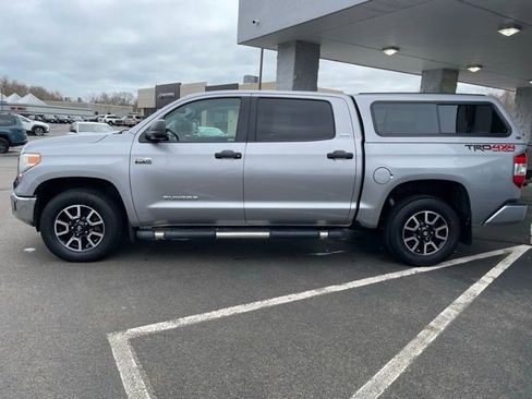 Used 2016 Toyota Tundra SR5 w/ TRD Off Road Package AWD/4WD image 9