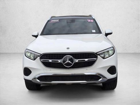 Certified 2025 Mercedes-Benz GLC 300 image 2