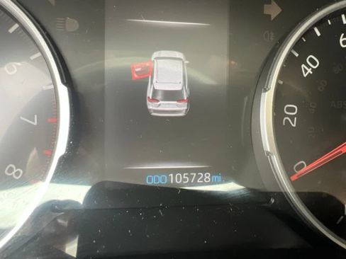 Used 2019 Toyota RAV4 XLE FWD image 3