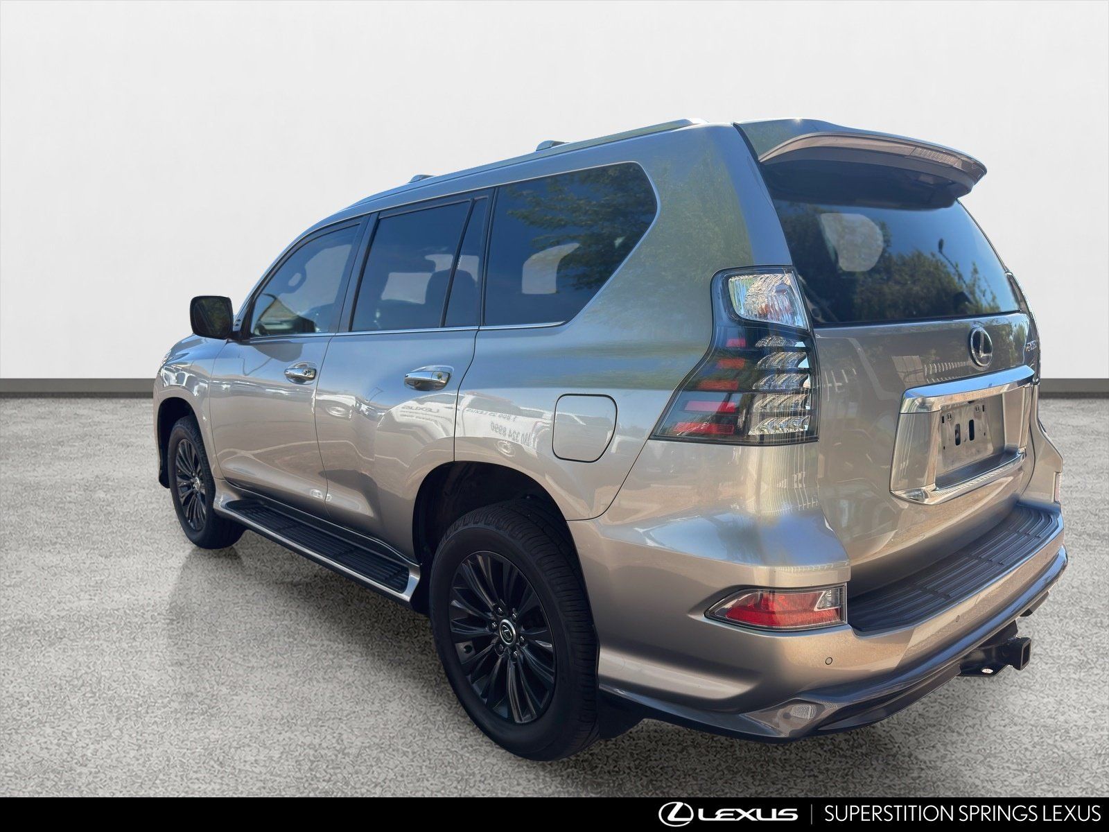 Used 2023 Lexus GX 460 Premium w/ Accessory Package AWD/4WD image 7
