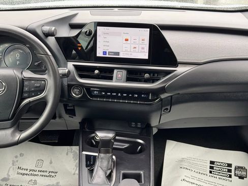 Used 2024 Lexus UX 250h AWD image 38