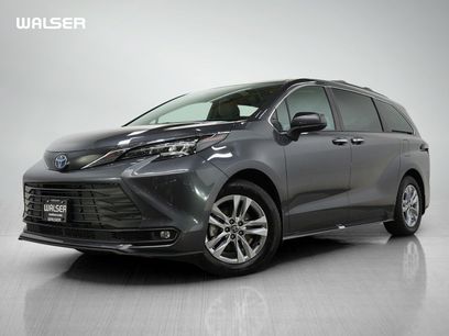 Used 2025 Toyota Sienna XLE w/ XLE Plus Package