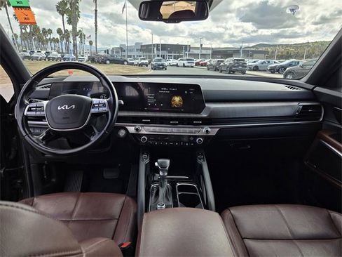 Used 2023 Kia Telluride EX w/ EX Captain's Chair Package image 17