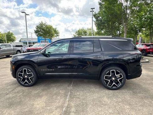 New 2026 Chevrolet Traverse High Country w/ LPO, Floor Liner Package FWD image 5