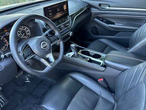 Used 2023 Nissan Altima 2.5 SR w/ SR Premium Package FWD image 10