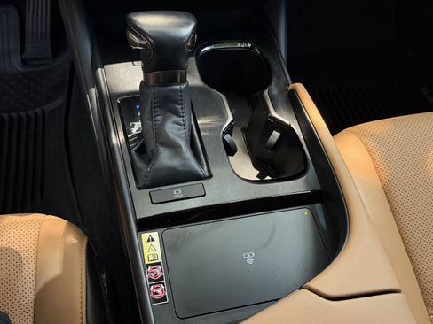 Used 2023 Lexus ES 350 w/ Premium Package FWD image 19