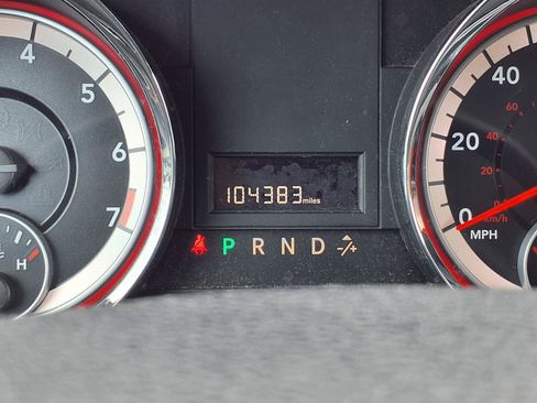Used 2013 Dodge Grand Caravan SE FWD image 17