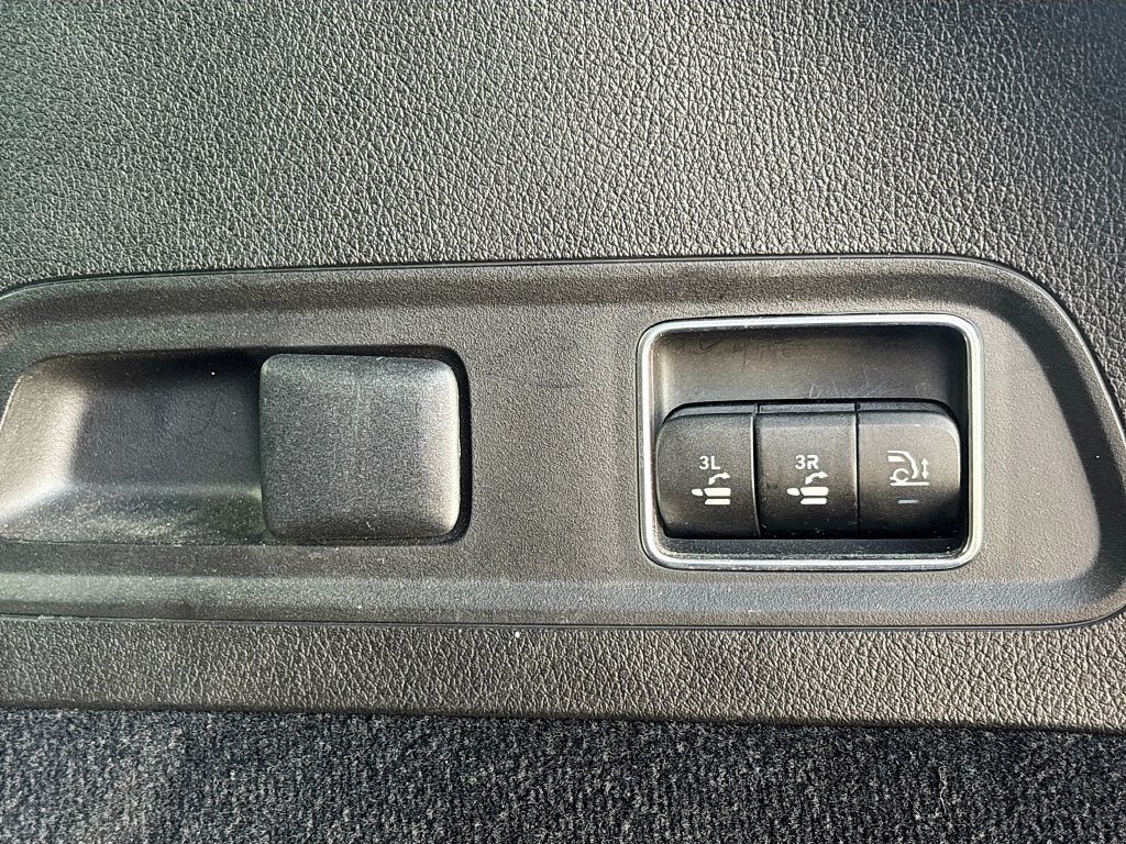 Used 2022 Mercedes-Benz GLS 450 4MATIC image 14