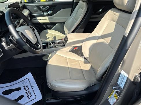Certified 2025 Lincoln Corsair Reserve w/ Jet Appearance Package AWD/4WD image 3