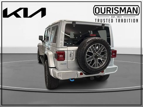 Used 2024 Jeep Wrangler High Altitude AWD/4WD image 3
