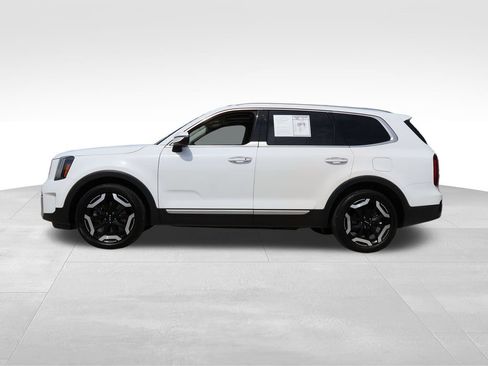 Used 2025 Kia Telluride S FWD image 2