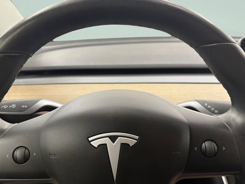 Used 2019 Tesla Model 3 Standard Range Plus image 23