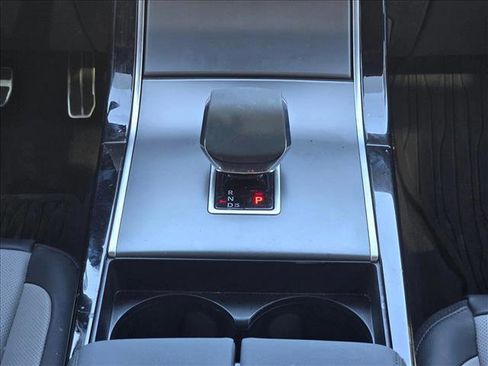 Certified 2024 Land Rover Range Rover Velar Dynamic SE image 12