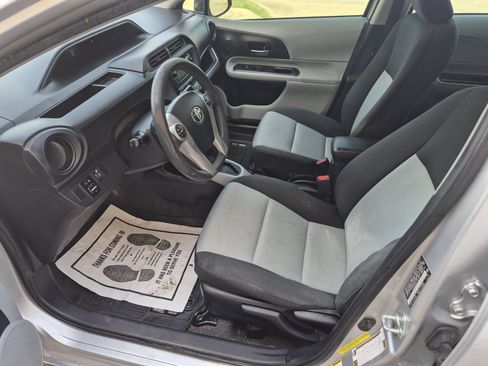 Used 2014 Toyota Prius C Two FWD image 11