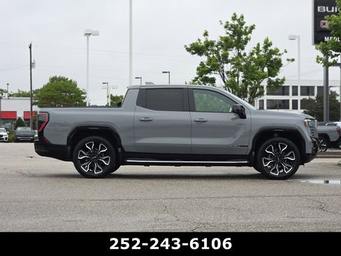Used 2025 GMC Sierra EV Denali AWD/4WD image 8