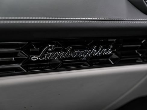 Used 2023 Lamborghini Huracan Tecnica image 36