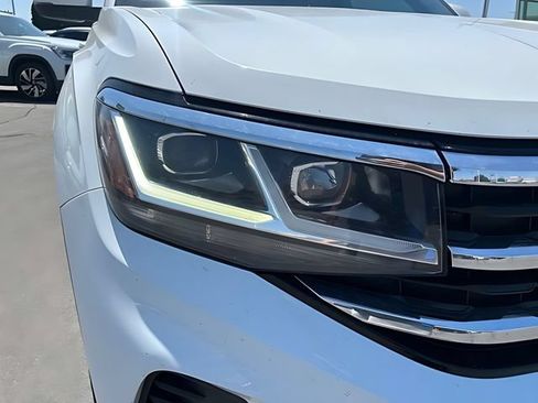 Used 2020 Volkswagen Atlas Cross Sport SE w/ Towing Package AWD/4WD image 9