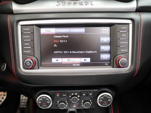 Used 2016 Ferrari California T RWD image 45