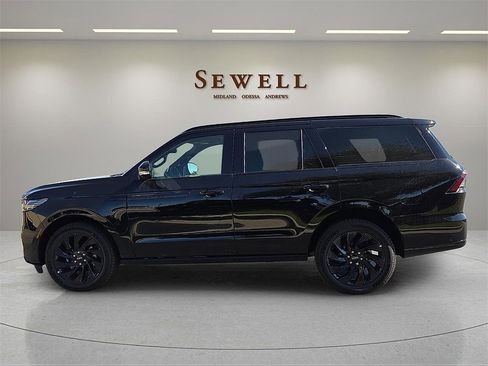 New 2025 Lincoln Navigator Reserve w/ Jet Appearance Package image 2