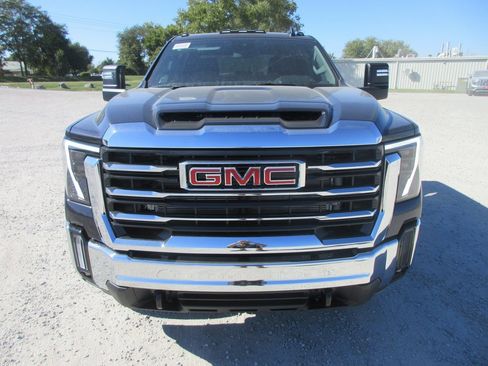 New 2026 GMC Sierra 2500 SLE w/ SLE Value Package; image 13
