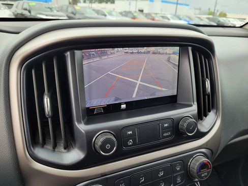 Used 2019 Chevrolet Colorado Z71 w/ Z71 Midnight Edition image 16