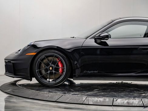 Used 2026 Porsche 911 Carrera 4 GTS AWD/4WD image 8