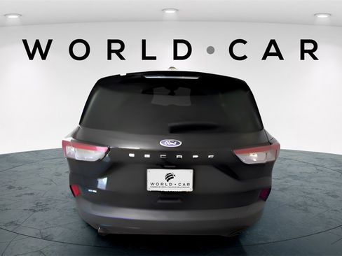 Used 2022 Ford Escape SE w/ SE Sport Appearance Package image 8