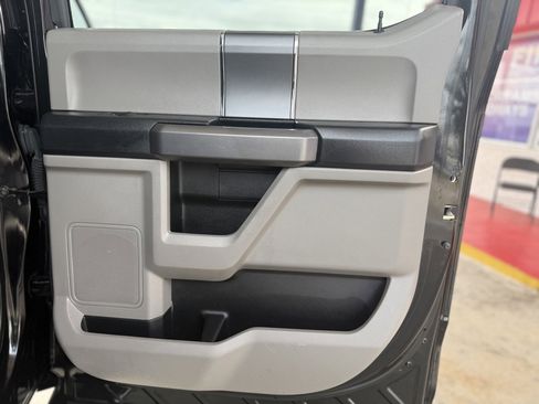 Used 2019 Ford F150 XLT w/ Equipment Group 302A Luxury image 19