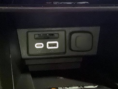 Used 2023 Chevrolet Bolt EUV LT w/ Convenience Package image 33