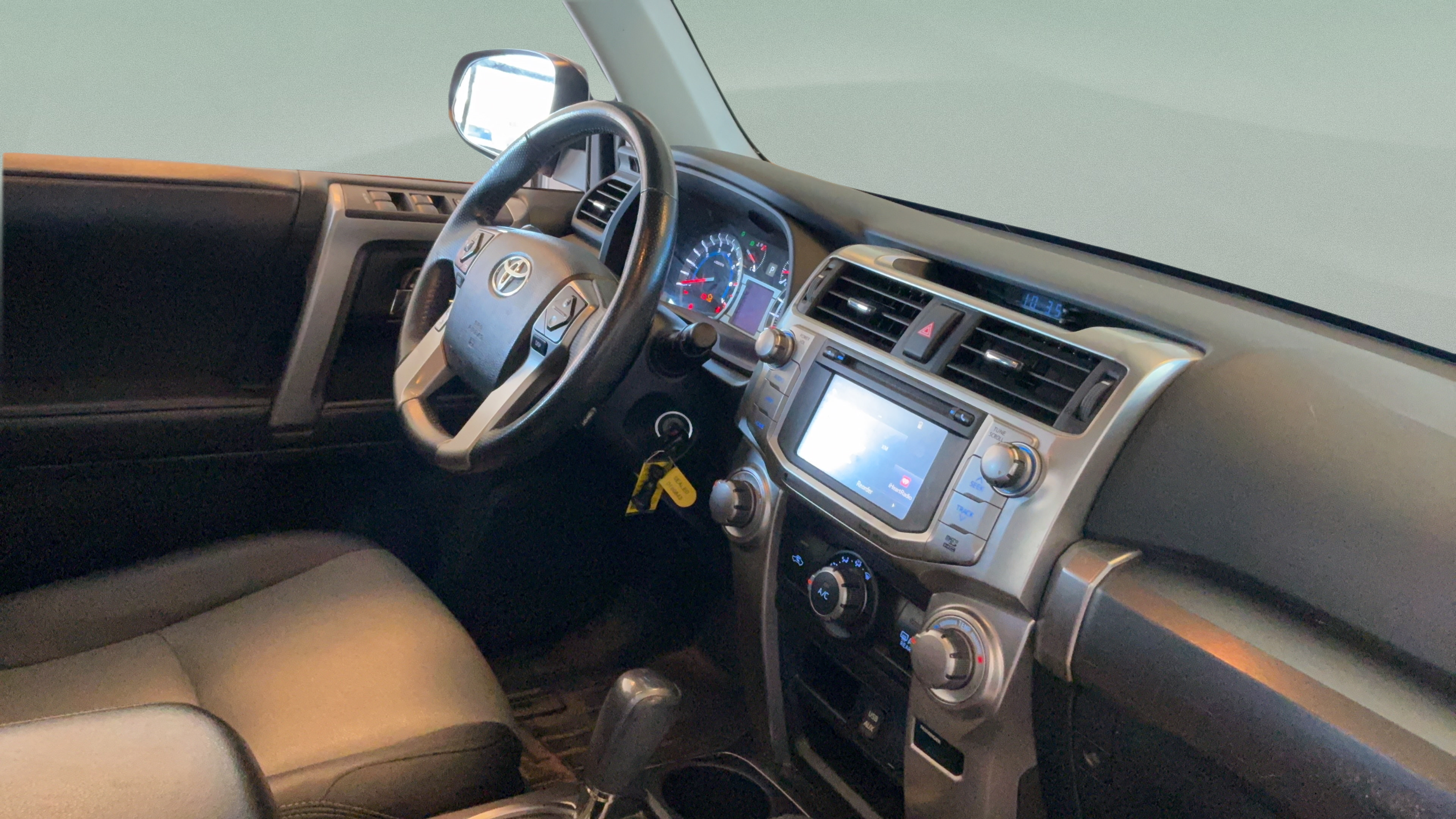 Used 2016 Toyota 4Runner SR5 Premium AWD/4WD image 31