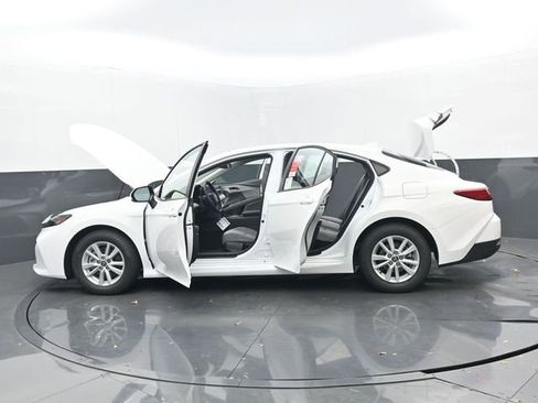 New 2026 Toyota Camry LE FWD image 31