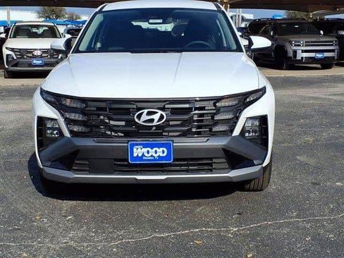 Certified 2025 Hyundai Tucson SE image 5