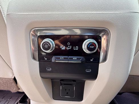 Used 2022 GMC Yukon Denali AWD/4WD image 36