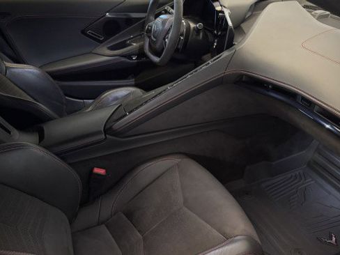 Used 2024 Chevrolet Corvette Stingray Premium Cpe w/ Z51 Performance Package image 13