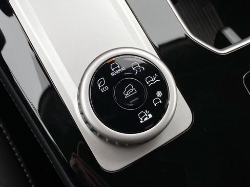 Used 2025 Mitsubishi Outlander SE AWD/4WD image 18