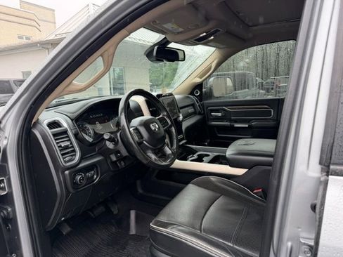 Used 2019 RAM 2500 Laramie AWD/4WD image 2