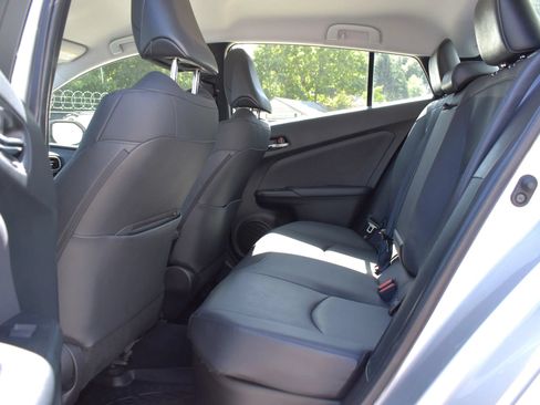 Used 2021 Toyota Prius XLE AWD/4WD image 24